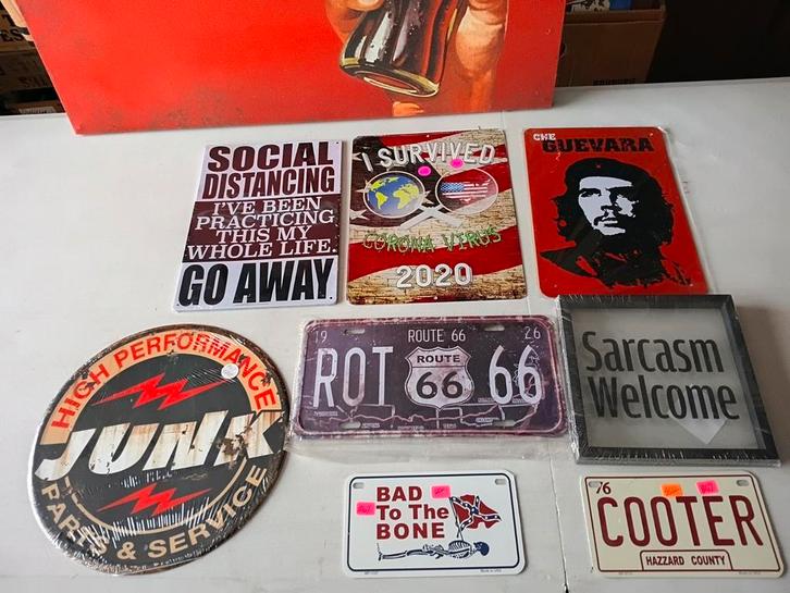 7 nieuwe metaalbordjes + 1 kader Sarcasm Welcome 20x20 cm, Verzamelen, Merken en Reclamevoorwerpen, Ophalen