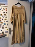 Goudkleurige lange jurk, Nieuw, Ophalen of Verzenden, Overige typen, Overige kleuren