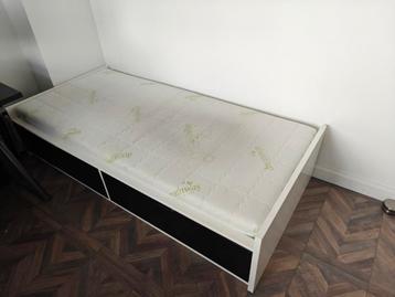 Eenpersoonsbed met matras, 90 cm, Une personne, Enlèvement, Utilisé