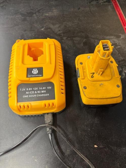 Oplader voor batterij dewalt, Doe-het-zelf en Bouw, Gereedschap | Machine-onderdelen en Toebehoren, Zo goed als nieuw, Ophalen