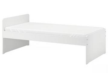 4 bedden met lattenbodem (90200 cm) beschikbaar voor biedingen