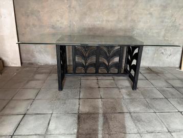 Stijlvolle glazen eettafel beschikbaar voor biedingen