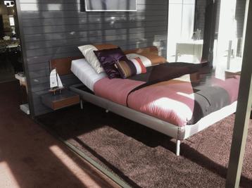 Lit Auping état neuf avec matelas neuf et nombreuses option, Enlèvement ou Envoi, Design, Comme neuf, Brun