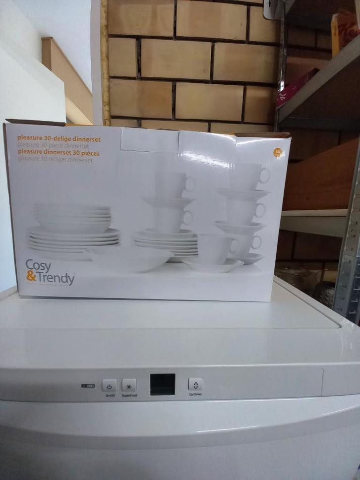 30 delig dinnerset Cosy & Trendy, Huis en Inrichting, Keuken | Servies, Nieuw, Bord(en), Effen, Porselein, Ophalen