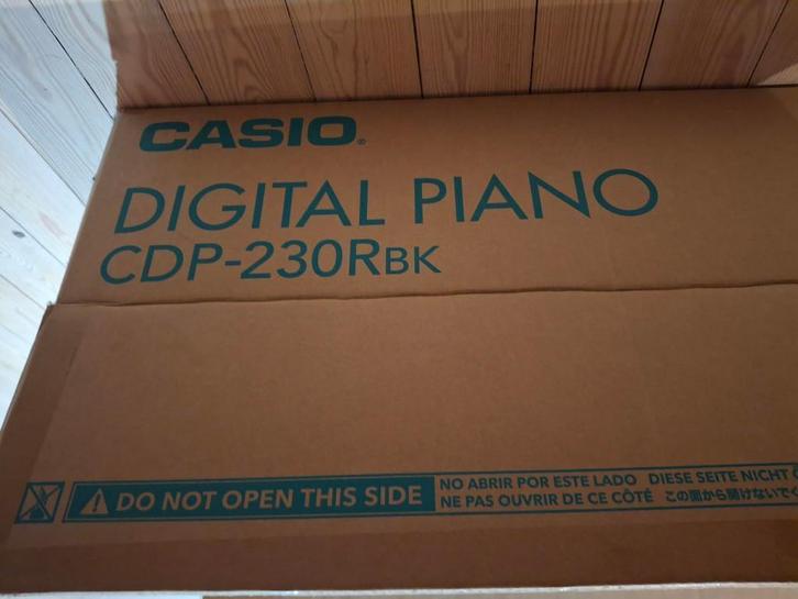 Casio CDP-230R Digi Piano met verzwaarde toetsen, Musique & Instruments, Pianos, Comme neuf, Piano, Enlèvement