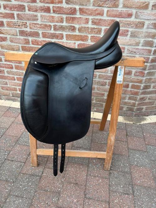 Arena dressuurzadel 17”inch, Dieren en Toebehoren, Paarden en Pony's | Zadels, Zo goed als nieuw, Ophalen