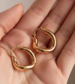 14 karaats vergulde gedraaide oorringen, Handtassen en Accessoires, Oorbellen, Verzenden, Nieuw, Knopjes of Stekers, Goud