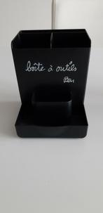 Porte-stylos « Boite à outils » de Ben Vautier, Enlèvement ou Envoi