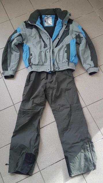 Ski & Snowboard Kleding  beschikbaar voor biedingen