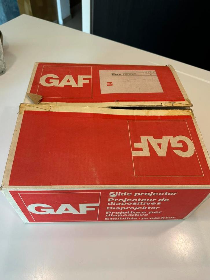 GAF 501/502 diaprojector – vintage – met doos en handleiding, TV, Hi-fi & Vidéo, Projecteurs dias, Comme neuf, Enlèvement ou Envoi
