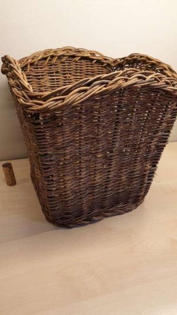 Rieten mand, bloempot, hoogte 27,5cm, diameter boven 24cm