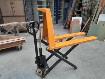 Schaarlifter – palletwagen hoogheffer.  beschikbaar voor biedingen