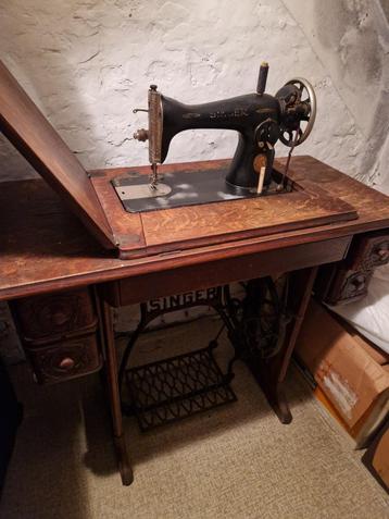 SINGER naaimachine beschikbaar voor biedingen