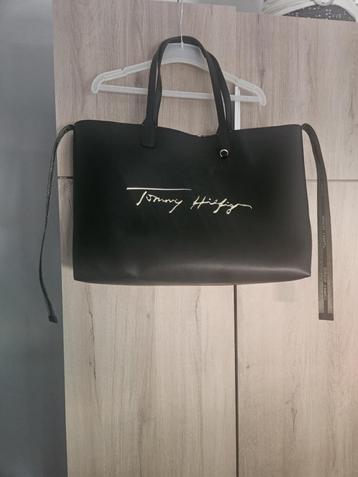 NIEUWE TOMMY HILFIGER TAS beschikbaar voor biedingen