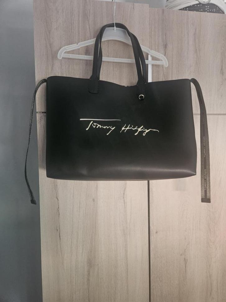 NIEUWE TOMMY HILFIGER TAS, Handtassen en Accessoires, Tassen | Damestassen, Nieuw, Shopper, Zwart, Ophalen of Verzenden