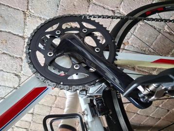 Koersfiets beschikbaar voor biedingen