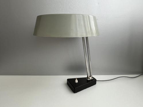 Jaren '60 bureaulamp Hala model 147, Antiek en Kunst, Antiek | Verlichting, Verzenden