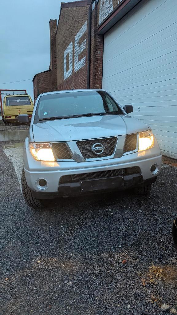 Nissan Navara 2.5 DCi, Auto's, Nissan, Particulier, Navara double cab, 4x4, Airbags, Elektrische ramen, Metaalkleur, Trekhaak