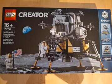 Lego set 10266 NASA Apollo 11 lunar lander + stukje 21309 beschikbaar voor biedingen