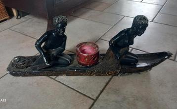 Statute / moulage / art africain ancien bougeoir bateau céra beschikbaar voor biedingen