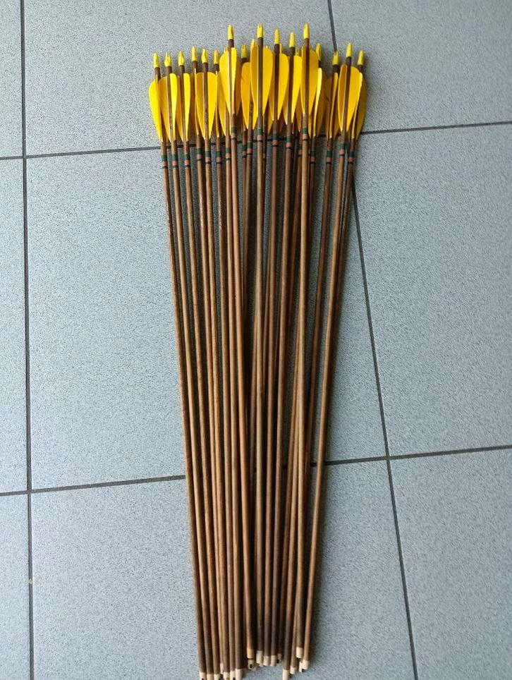 12 Pijlen houten 32" 30 a40#  7 euro per stuk, Sport en Fitness, Handboogschieten, Nieuw, Pijlen, Ophalen of Verzenden