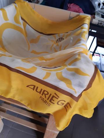 Grand foulard 1.35 X 1.06 m - coton léger publicité Auriège