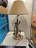 Tafel lamp, Enlèvement