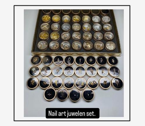 Nagel juweeltjes + opbergdoosje, Handtassen en Accessoires, Uiterlijk | Gezichtsverzorging, Nieuw, Ophalen of Verzenden