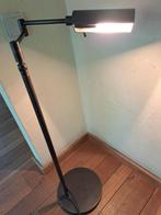 Architecturale Vloerlamp Komombo Belgische Designer, Huis en Inrichting, Hedendaags, Modern, 100 tot 150 cm, Metaal, Zo goed als nieuw