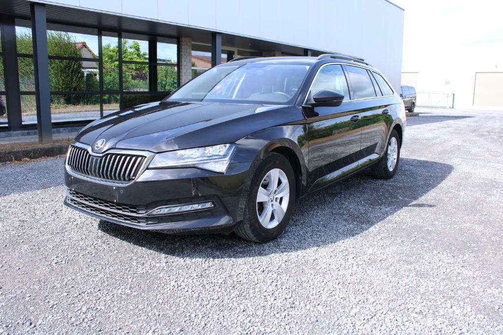 SKODA SUPERB 1.6 TDI NAVI CAMERA TREKHAAK APPLE CARPLAY DAB