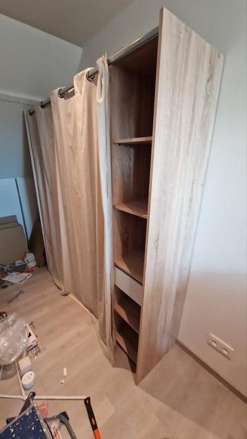 Dressoir Kleerkast in kleur Eik, Huis en Inrichting, Kasten | Kleerkasten, Ophalen, Gebruikt