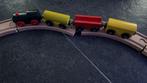 Lot de 2 circuits de train en bois avec locomotives, Enfants & Bébés, Utilisé