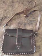 BRUINE LEREN tas 23 X 17 cm, Handtassen en Accessoires, Tassen | Damestassen, Ophalen of Verzenden, Zo goed als nieuw, Bruin, Handtas