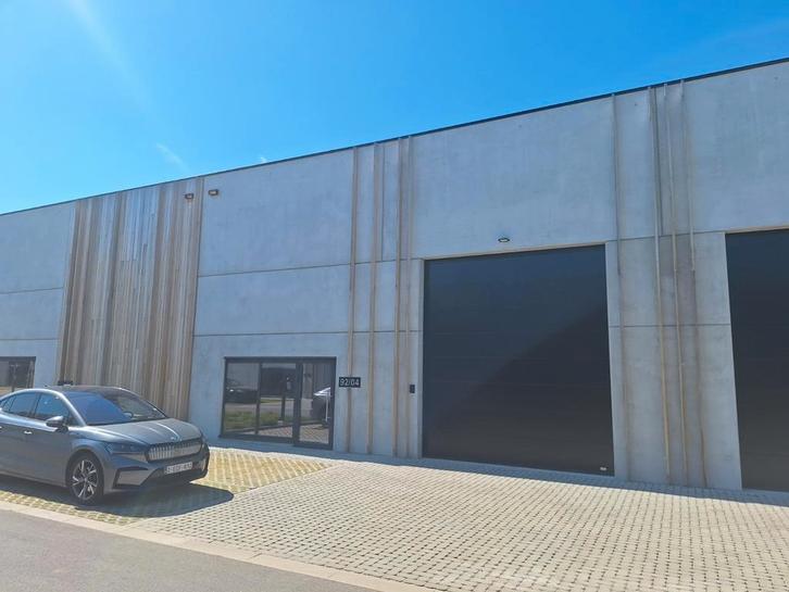 KMO-Unit 200m2 + 30m2 kantoor, Zakelijke goederen, Bedrijfs Onroerend goed