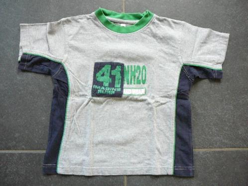 grijs T-shirt met groen en blauw, Kinderen en Baby's, Kinderkleding | Maat 110, Gebruikt, Jongen, Shirt of Longsleeve, Ophalen of Verzenden