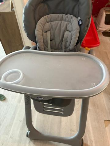 Chaises haute de la marque Chicco avec accessoires, Enfants & Bébés, Enlèvement, Utilisé, Chaise évolutive, Ceinture(s)