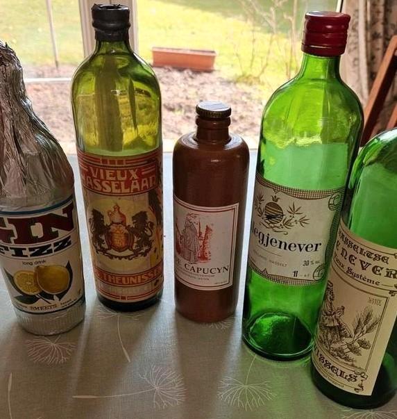 Vintage jeneverflessen Hasselt, Antiek en Kunst, Curiosa en Brocante, Ophalen of Verzenden