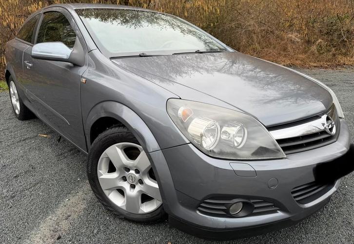 Opel Astra GTC / 1.4L Essence / 90ch / Prêt à immatriculer, Autos, Opel, Entreprise, Astra, Verrouillage central, Essence, Boîte manuelle