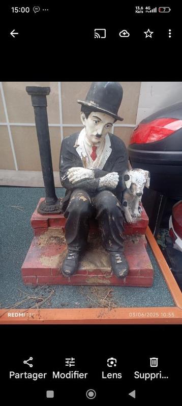 Statue Charlie Chaplin  beschikbaar voor biedingen