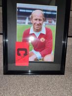 Gesigneerde aanvoerdersband door Bobby Charlton met COA, Verzamelen, Ophalen of Verzenden, Nieuw