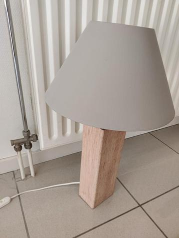 Lamp beschikbaar voor biedingen
