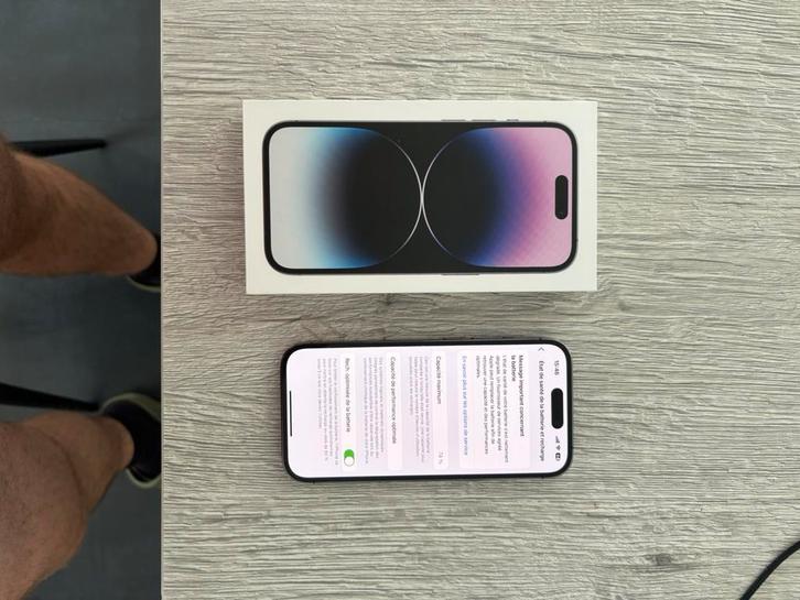 Iphone 14 pro purple, Telecommunicatie, Mobiele telefoons | Hoesjes en Screenprotectors | Apple iPhone, Zo goed als nieuw, iPhone 14