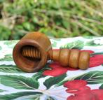 casse noix en bois manche spirale, Antiquités & Art, Enlèvement ou Envoi