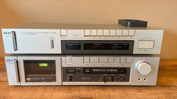 AKAI AT-S210 tuner en Akai CS-F11 stereocassettedeck beschikbaar voor biedingen