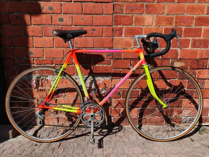 Retro koersfiets met Shimano 600 arabesque!! Moet weg!!, Fietsen en Brommers, Fietsen | Heren | Sportfietsen en Toerfietsen, Gebruikt