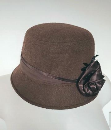 Winterhoed van wol en katoen uit 1930 beschikbaar voor biedingen