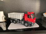 Vrachtwagen met kipkar merk Mercedes, Ophalen, Zo goed als nieuw