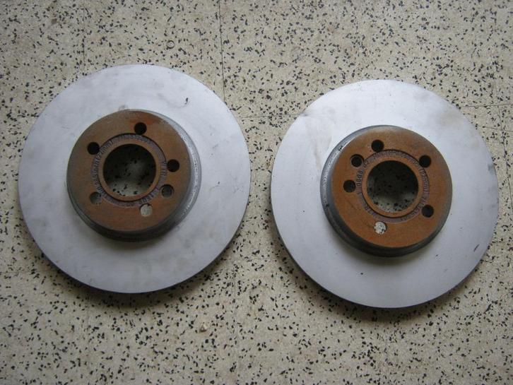 2 VOORREMSCHIJVEN VOOR VOLKSWAGEN. AUDI-SEAT- SKODA, Auto-onderdelen, Ophanging en Onderstel, Audi, Ford, Seat, Volkswagen, Skoda