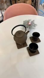 Théière avec chauffage et 2 tasses à thé, Maison & Meubles, Accessoires pour la Maison | Autre, Comme neuf, Enlèvement ou Envoi