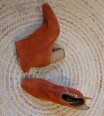 Jolis botillons en nubuck couleur cognac - parfait état!, Kleding | Dames, Schoenen, Overige kleuren, Lage of Enkellaarzen, Ophalen of Verzenden